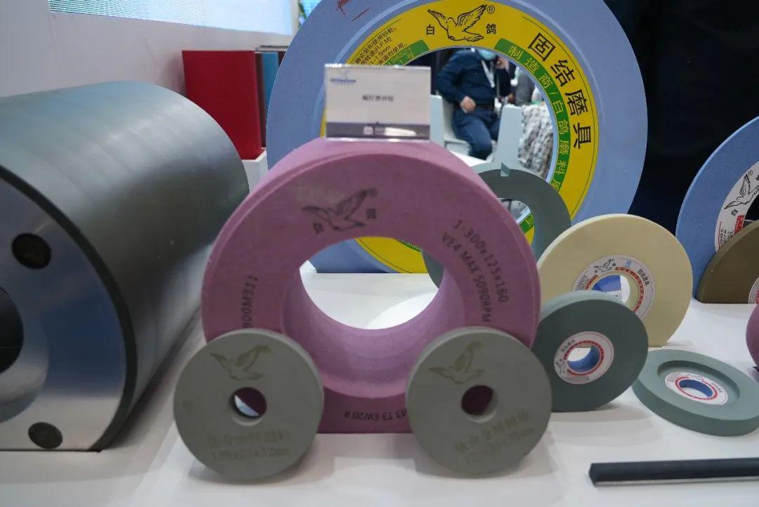 白鸽磨料取得高厚度低温结合剂磨滚针陶瓷磨具制备方法专利(图1)